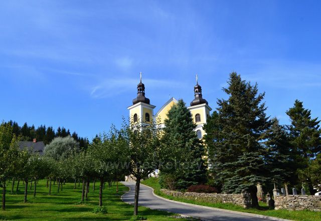 Neratov, kostel