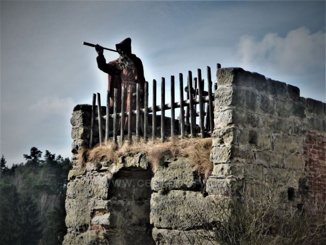 Poustevník - skalní hrad Sloup