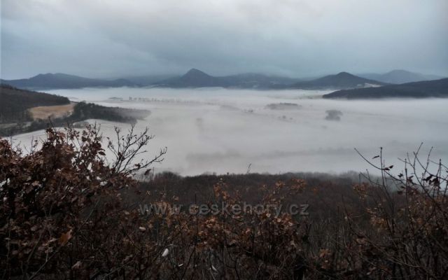 Řežný Újezd
(mlžné výhledy z Borečského vrchu)