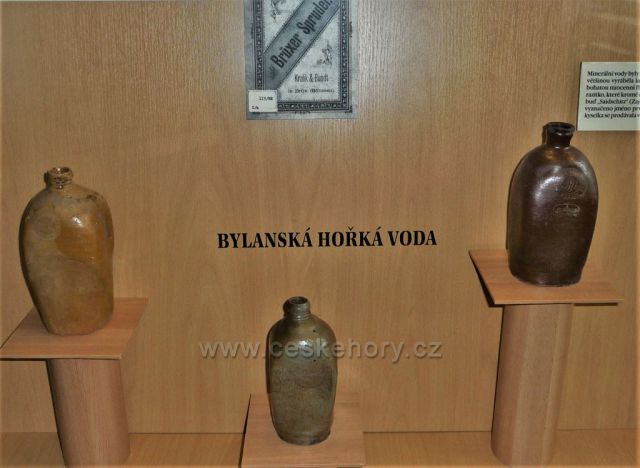 Oblastní muzeum a galerie v Mostě
(ukázky historických nádob na minerální vody z okolí Mostu)