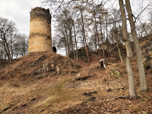Válcová věž - bergfrit
(Rýzmburk - Osek)