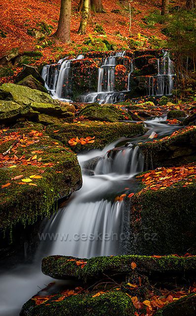 Podzim na vodopádu Hučavy