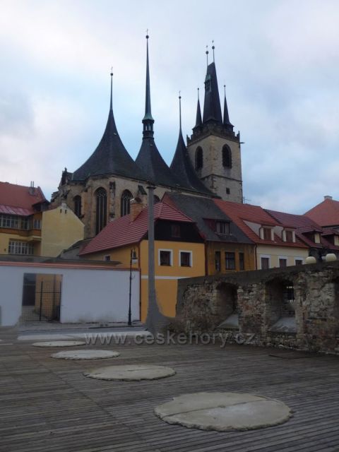 Výhled z galerie Benedikta Rejta na kostel sv. Mikuláše