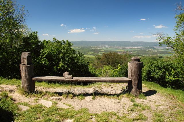 Vyhlídková lavička na hradě