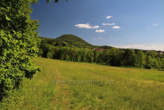 Výhled na Pařez a Kostomlaty