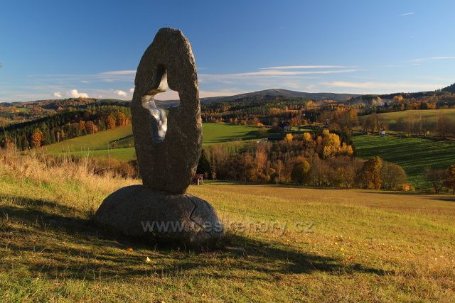 Kamenný kříž nad Palvínovem